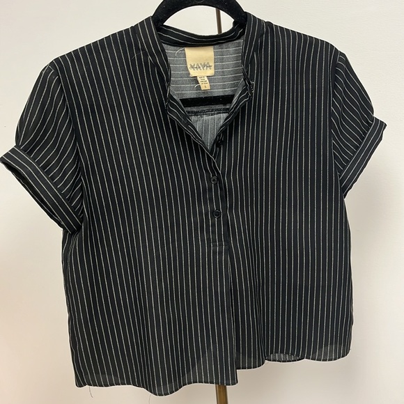 Vintage 3/4 button tshirt with slit in back - Picture 2 of 6